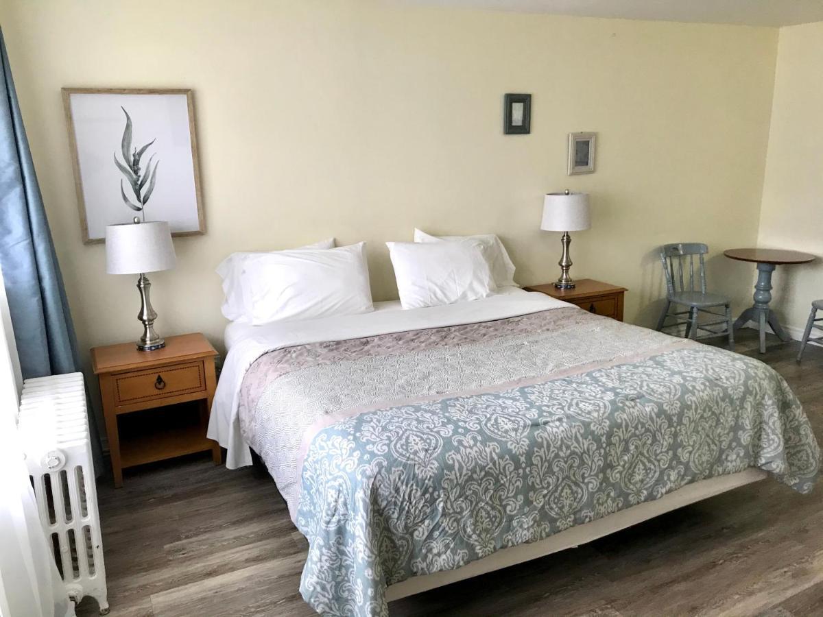 Lakeside Inn 오릴리아 외부 사진
