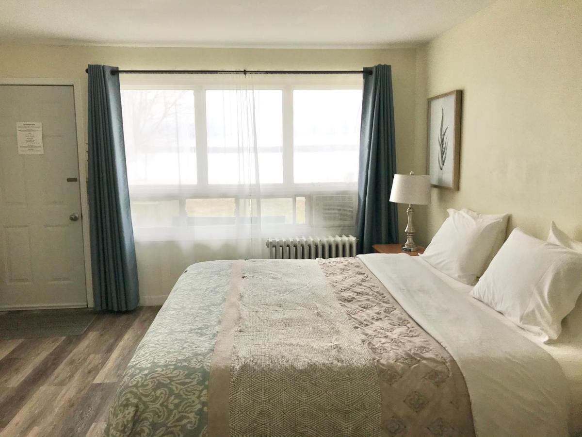 Lakeside Inn 오릴리아 외부 사진